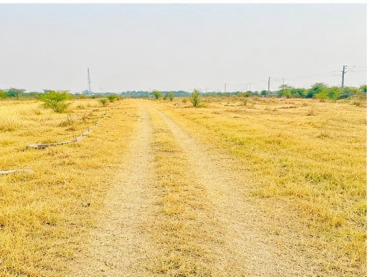 उरई - झांसी हाइवे गेट के नज़दीक 45X40 sqft का प्लॉट  gallery 2
