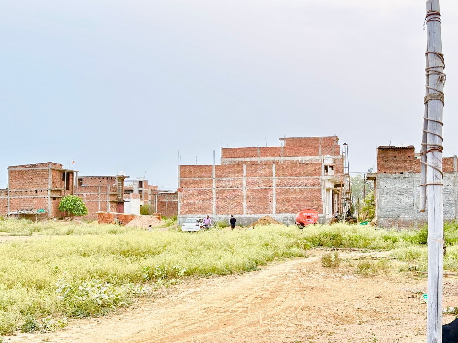ODA के पास 40X60 sqft का डबल रास्ता का प्लॉट  gallery 3