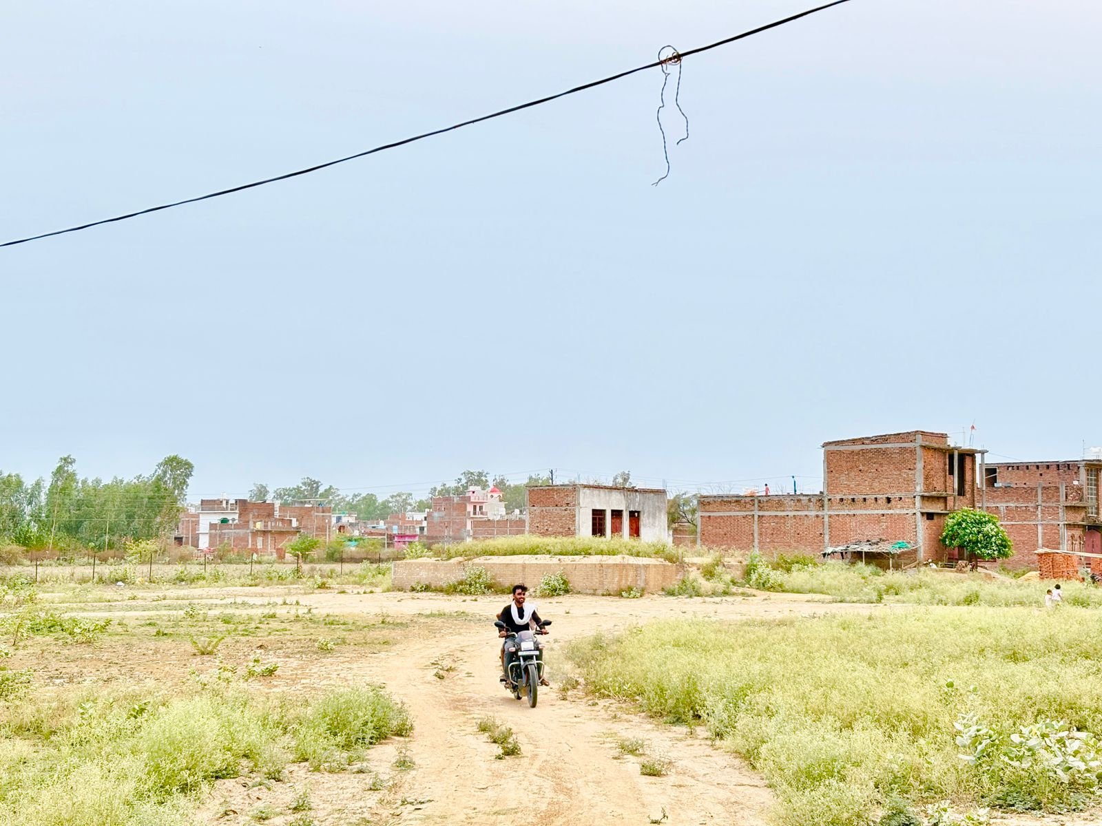 ODA के पास 40X60 sqft का डबल रास्ता का प्लॉट  gallery 4