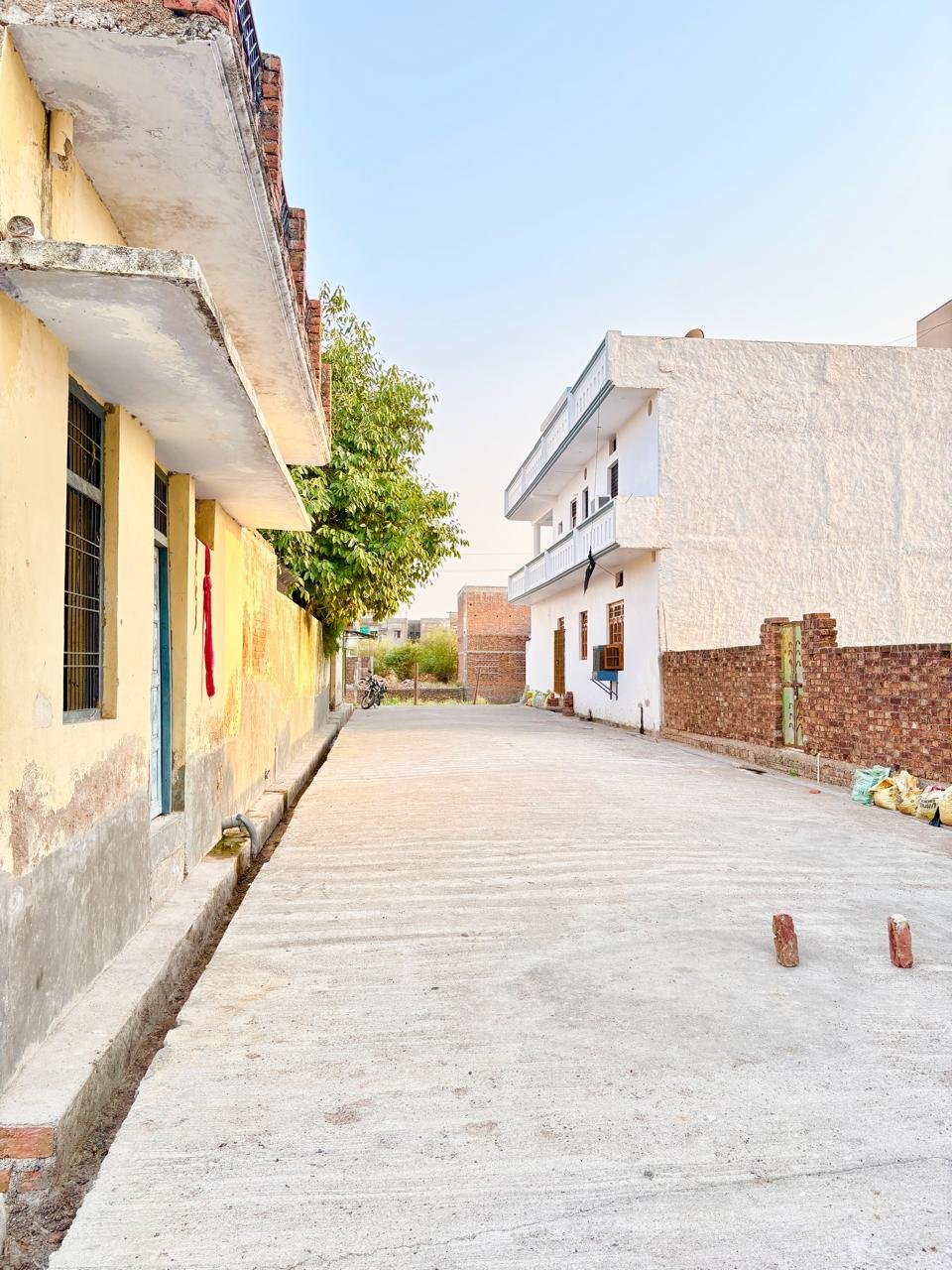 मां पीताम्बरा गेस्ट हाउस के पास 30X50 sqft का प्लॉट  gallery 2